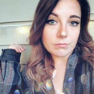 Meet your Posher, Mira